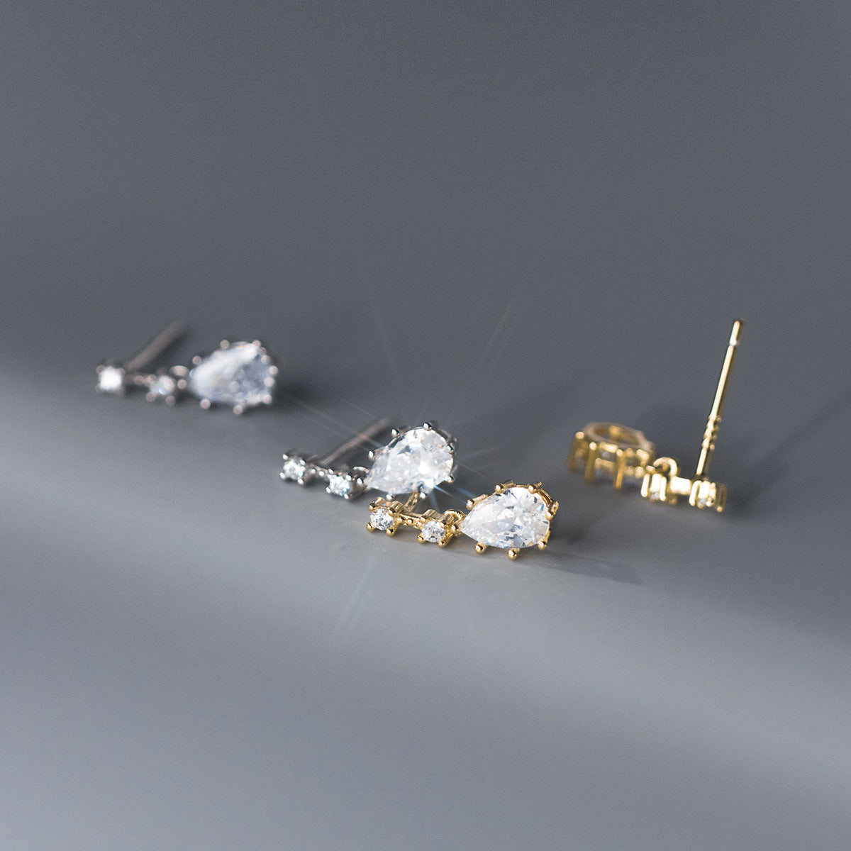Women's Sterling Silver Diamond Water Drop Ear Studs Design